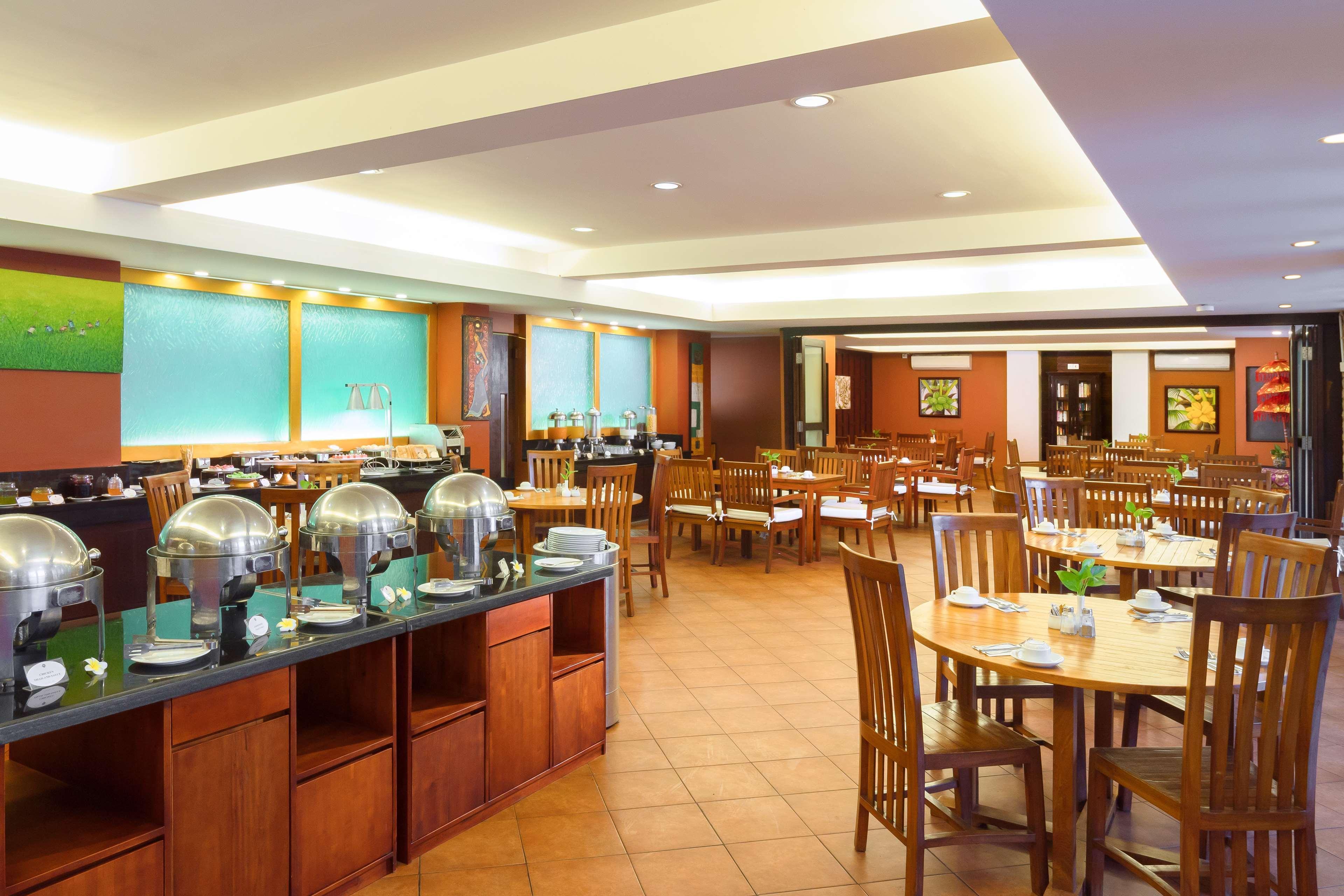 Western Kuta 4*